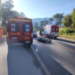 Casal fica gravemente ferido após acidente na BR-459, entre Pouso Alegre e Congonhal - Foto: Divulgação/Corpo de Bombeiros