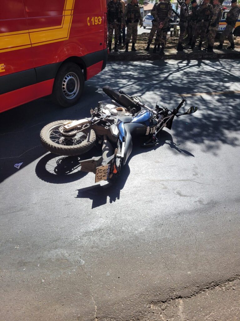 Motociclista foge de blitz e atropela sargento da PM em Contagem