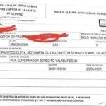 Motorista de BH é multada por dirigir carro sem capacete - Foto: Reprodução