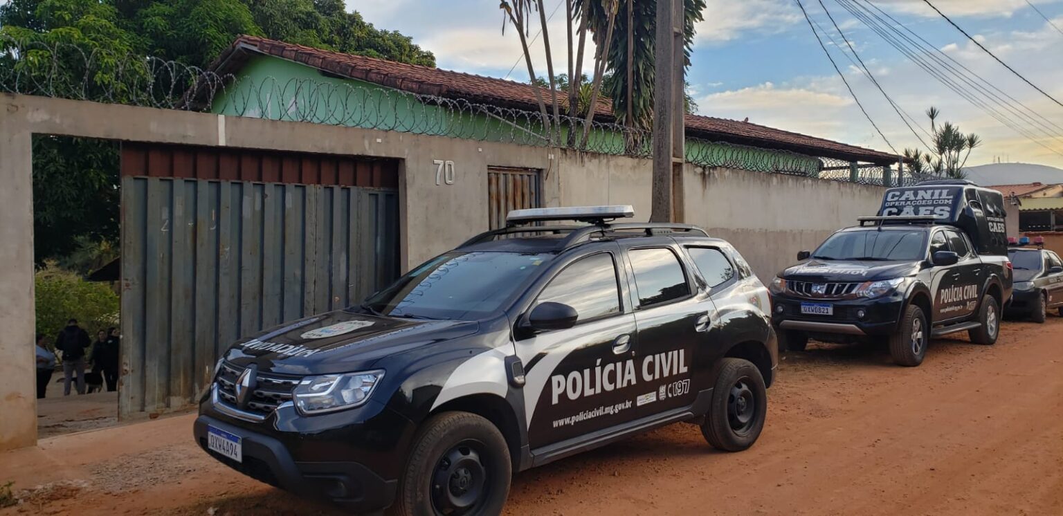 Onze pessoas são presas em operação da polícia em Mateus Leme Onze pessoas são presas em operação da polícia em Mateus Leme - Foto: Divulgação/PCMG