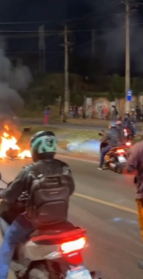 Manifestação bloqueia o tráfego no Anel Rodoviário, na altura do Olhos D'Água, em BH - Foto: Reprodução