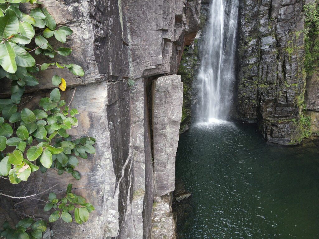 Cachoeira Véu da Noiva, na Serra do Cipó, é interditada por tempo indeterminado em Santana do Riacho - Foto: Divulgação/Corpo de Bombeiros