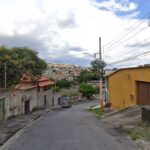 Homem é baleado no bairro Mantiqueira, em Belo Horizonte - Foto: Reprodução/Google Street View
