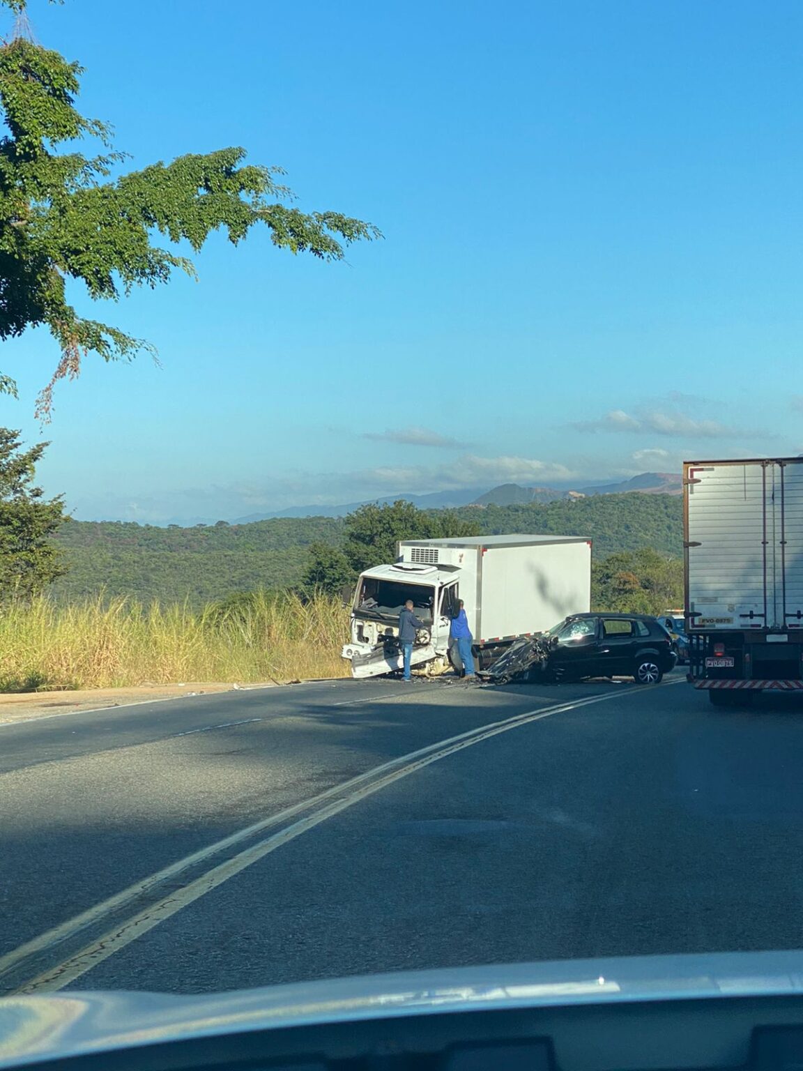 Batida frontal entre carro e caminhão mata motorista na BR-381, em João Monlevade Batida frontal entre carro e caminhão mata motorista na BR-381, em João Monlevade - Foto: Reprodução/Redes Sociais