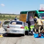 Cinco pessoas ficam feridas após acidente entre carro e carreta na Rodovia Fernão Dias, em Carmópolis de Minas - Foto: Divulgação/Bombeiros