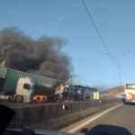 Acidente entre duas carretas interdita Rodovia Fernão Dias, em Extrema - Foto: Divulgação