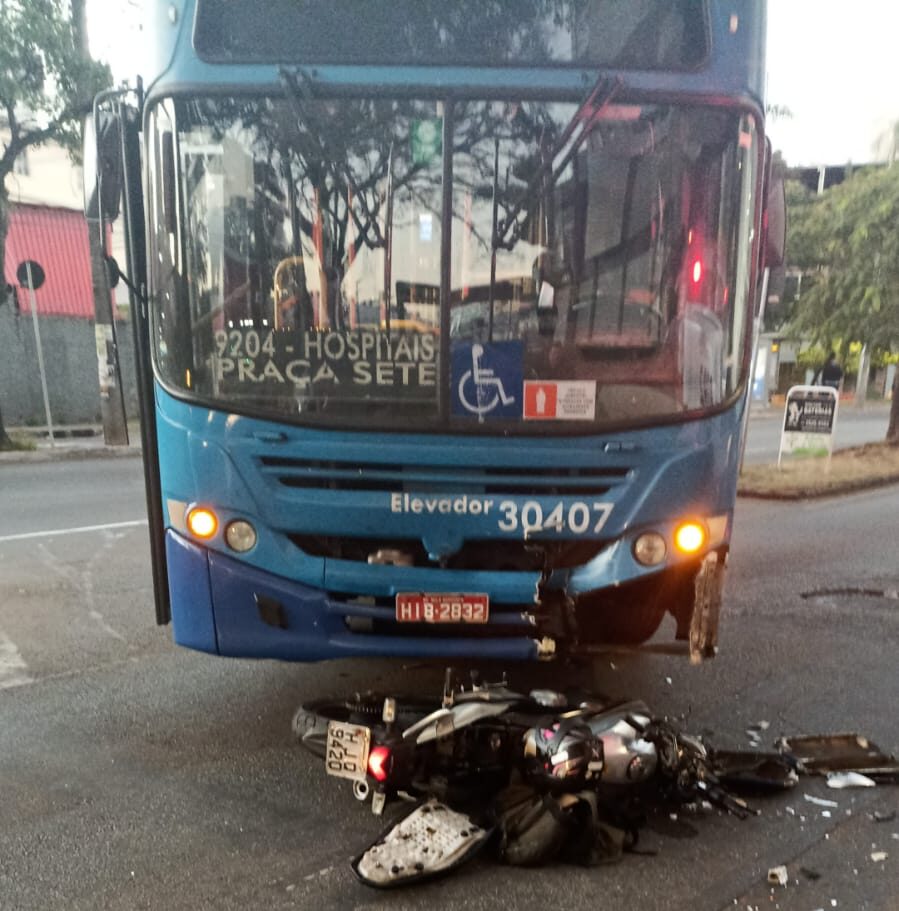 Motociclista Fica Ferido Em Acidente Com ônibus Na Avenida Silva Lobo