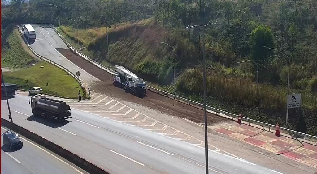 Área de escape do Anel Rodoviário é fechada após caminhão utilizar dispositivo - Foto: Divulgação/BHTrans