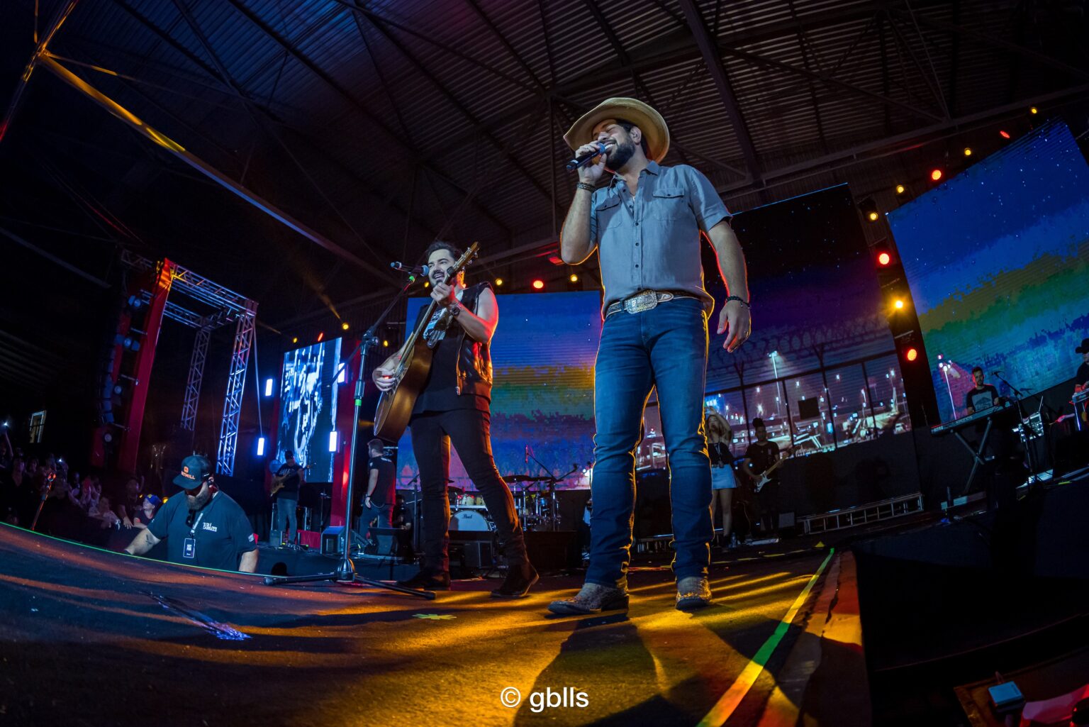 Fernando & Sorocaba desembarcam com o Isso é Churrasco #OnFire na Grande BH Fernando & Sorocaba - Foto: Divulgação/gblls
