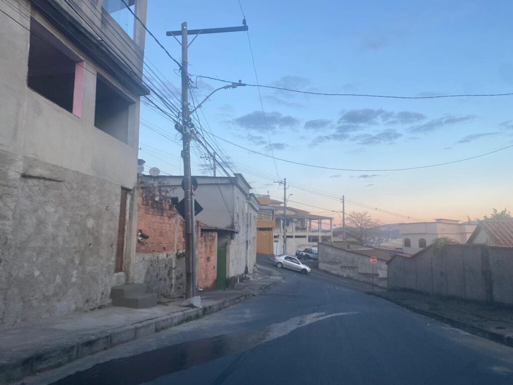 Acidente aconteceu na Rua Coronel Braga Junior, conhecido como Tobogã Tupi Lajedo - Foto: Elaine Rodrigues/Por Dentro de Minas