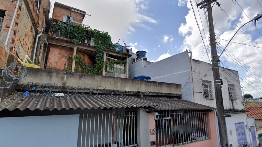 Homem morre eletrocutado e tem 80% do corpo queimado em Ribeirão das Neves - Foto: Reprodução/Google Street View