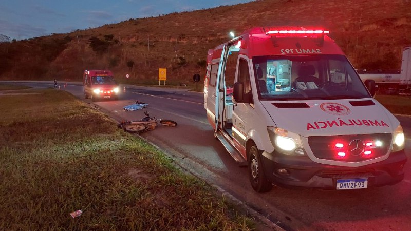 Motociclista morre em grave acidente na rodovia BR-116, em Muriaé - Foto: Divulgação/Corpo de Bombeiros