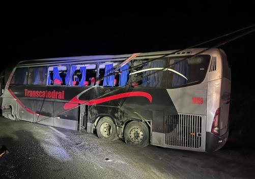 Acidente com ônibus deixa 20 feridos na Rodovia Fernão Dias, em Santo Antônio do Amparo - Foto: Reprodução