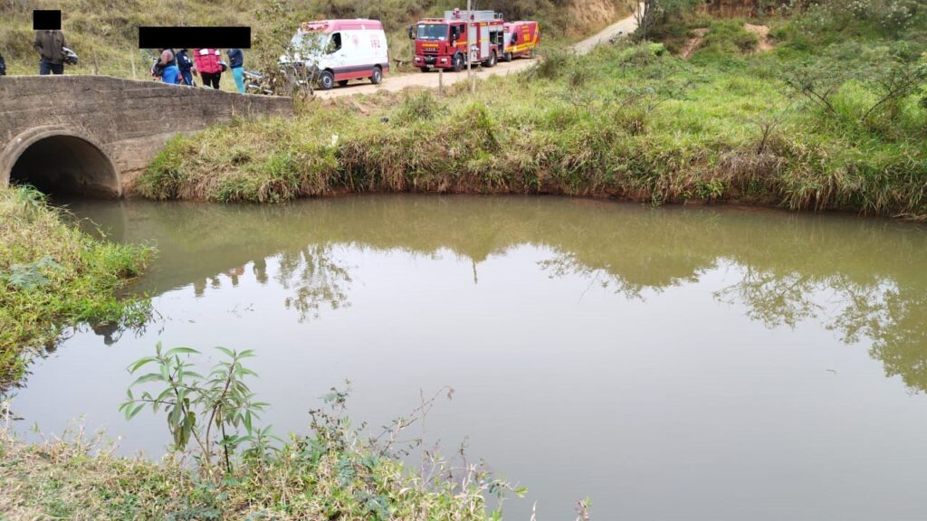 Irmãos de 21 e 24 anos morrem afogados em riacho na zona rural de Viçosa - Foto: Divulgação/Corpo de Bombeiros