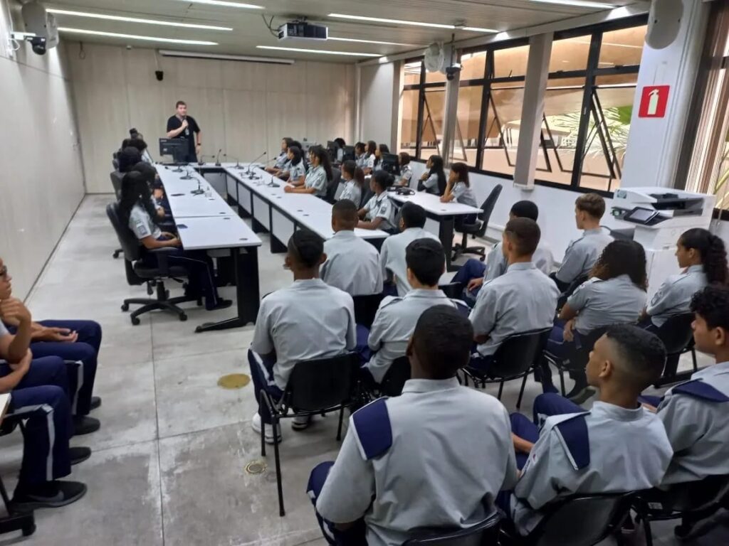 Romeu Zema afirma que escolas cívico-militares continuam em Minas Gerais - Foto: Divulgação/SEE MG