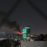 Incêndio de grandes proporções atinge galpão na Vila Inestan, no bairro Cachoeirinha, em BH - Foto: Reprodução/Redes Sociais