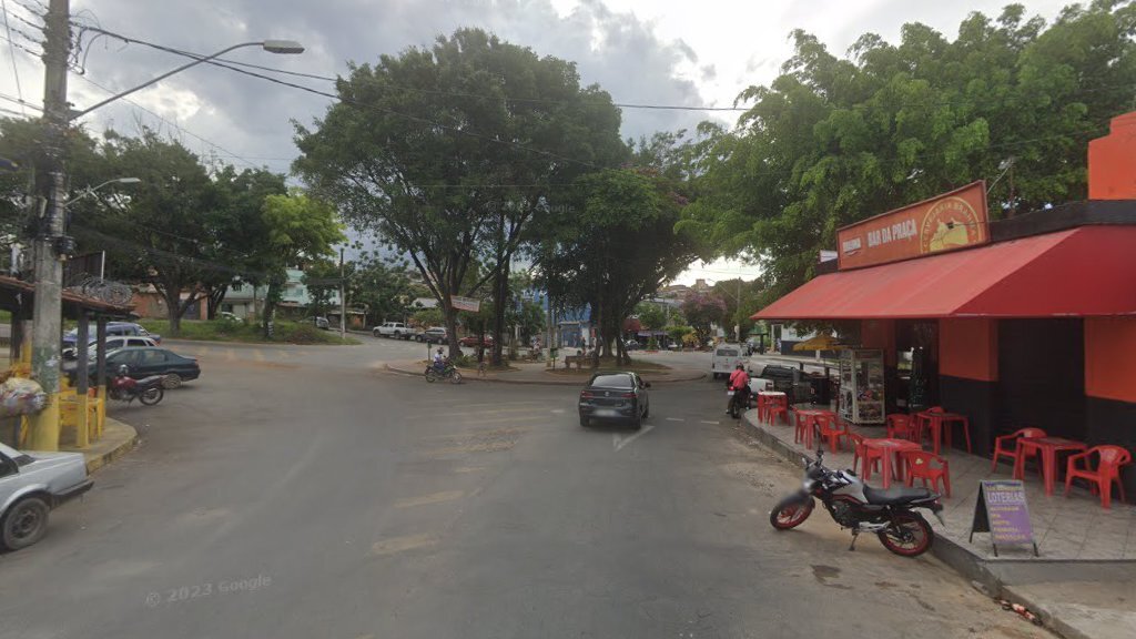 Pai tenta defender filho, é baleado na cabeça e morre após briga em bar no bairro Londrina, em Santa Luzia - Foto: Reprodução/Google Street View