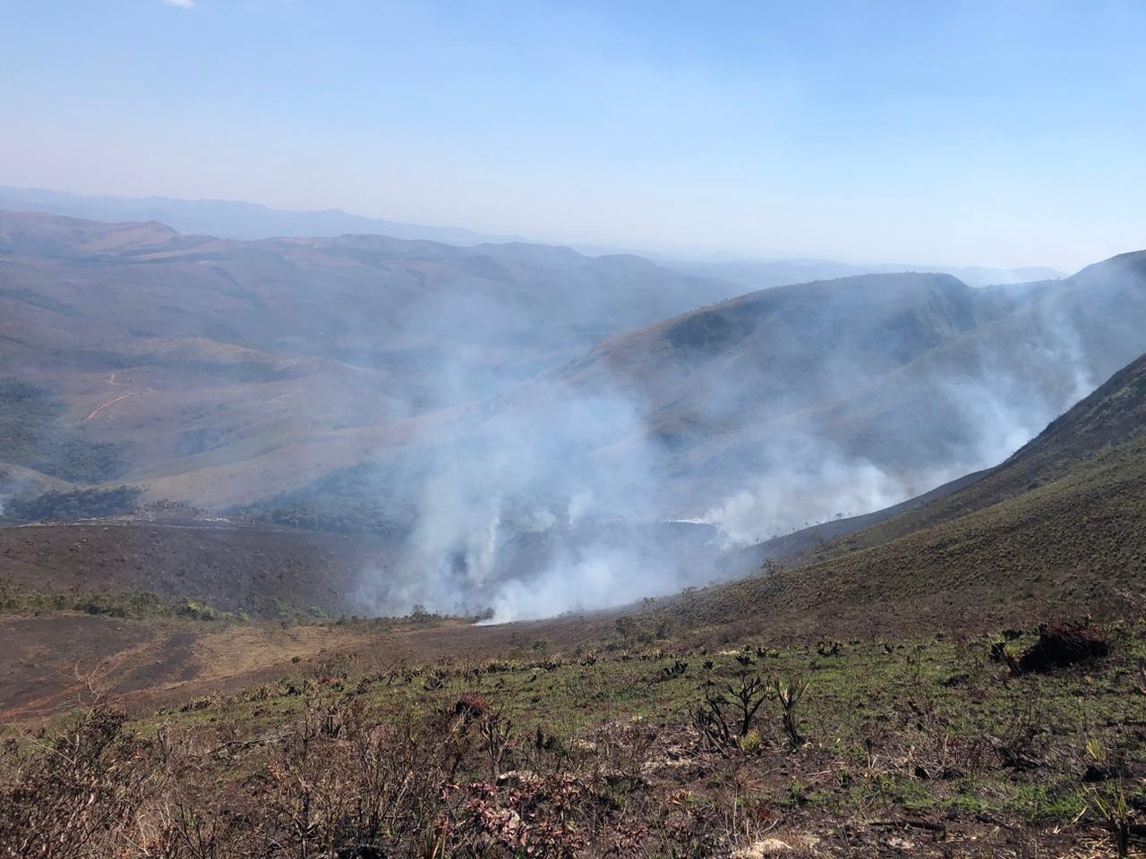 Incêndio destrói Parque Nacional da Serra do Gandarela, na Grande BH - Foto: Divulgação/Corpo de Bombeiros