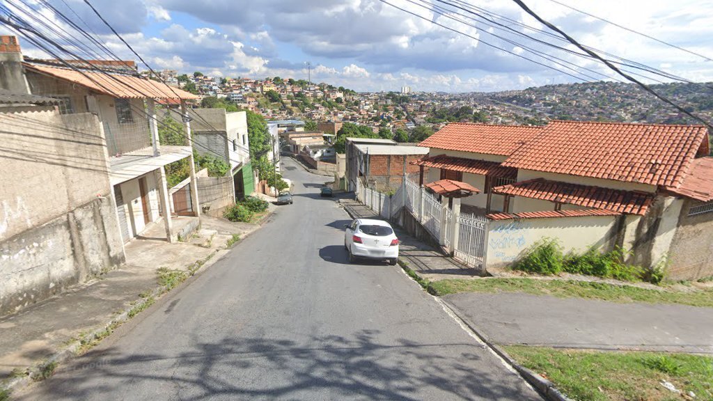 Jovem é morto a tiros após jogo de sinuca com amigos no bairro Ribeiro de Abreu, em BH - Foto: Reprodução/Google Street View