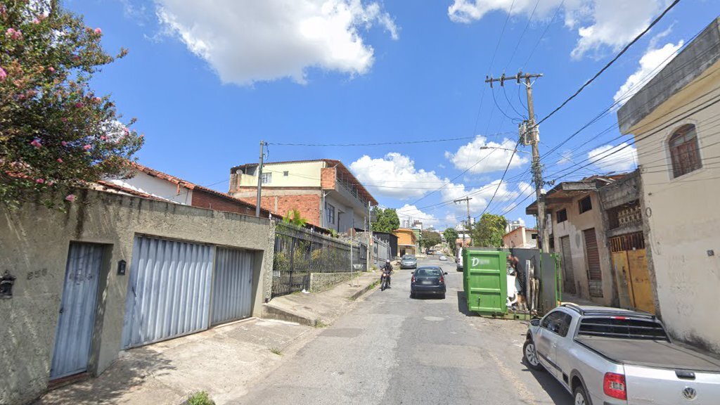 Homem é encontrado morto a tiros em rua no bairro Eymard, em BH - Foto: Reprodução/Google Street View