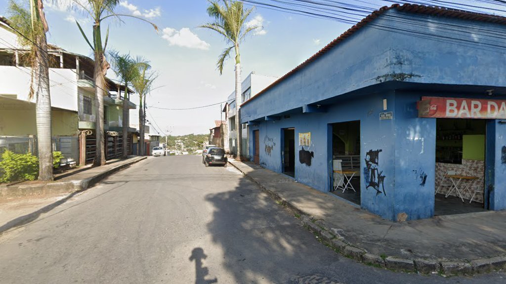 Homem bêbado morre atropelado após sair de bar no bairro Veneza, em Ribeirão das Neves - Foto: Reprodução/Google Street View