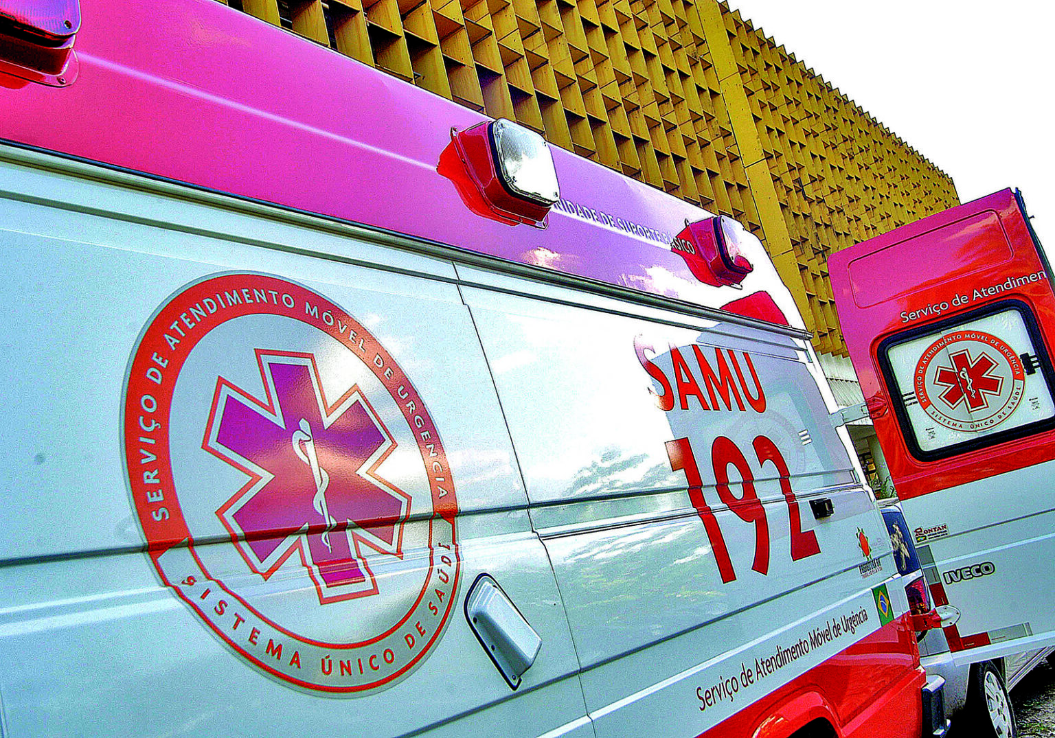 Jovem morre baleado na alça do Anel Rodoviário, em BH - Foto: SMSA/Divulgação