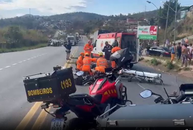 Homem tem pernas esmagada por carreta e é socorrido inconsciente na rodovia BR-381 - Foto: Divulgação/Corpo de Bombeiros