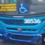 Ônibus perde freio, bate em barranco e deixa três feridos no bairro Bonsucesso, em BH - Foto: Reprodução/Redes Sociais
