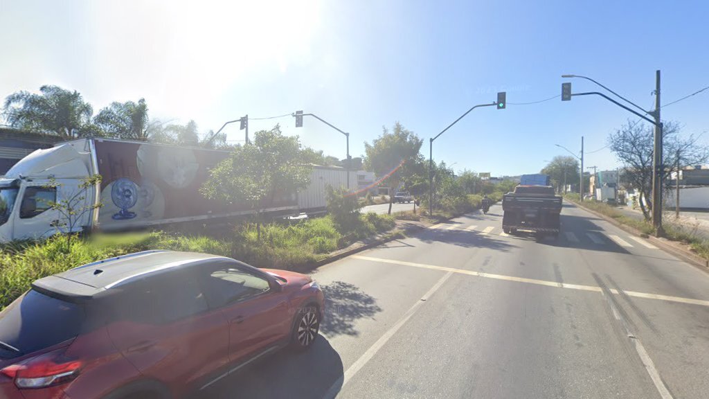 Motorista morre após carro capotar na Via Expressa de Contagem - Foto: Reprodução/Google Street View