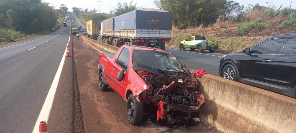 Duas pessoas ficam feridas em acidente na MG-050, em Uberaba - Foto: Divulgação/Corpo de Bombeiros