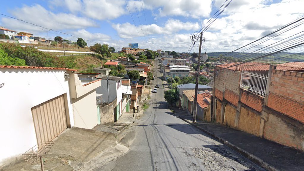 Homem é morto a tiros em porta de bar no bairro Vila Esportiva, em Vespasiano - Foto: Reprodução/Google Street View