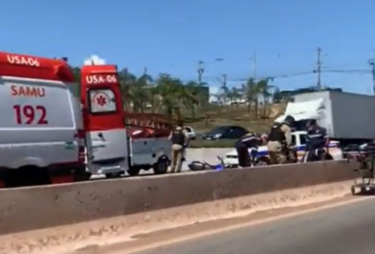 Garupa morre e motociclista fica ferido após acidente no Anel Rodoviário, em BH - Foto: Reprodução/Redes Sociais