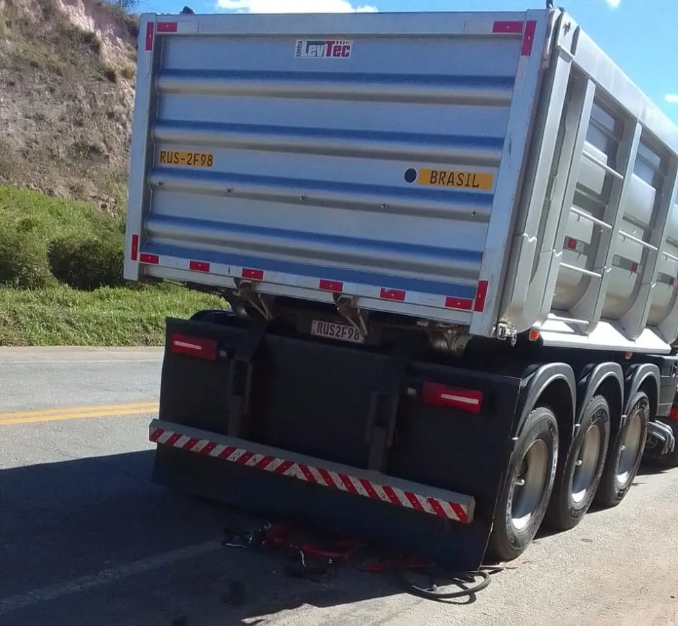 Homem morre atropelado por uma carreta na BR-381, em João Monlevade - Foto: Reprodução/Redes Sociais