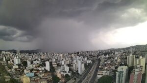 Defesa Civil emite alerta de possibilidade de chuva neste domingo (2) em BH - Foto: Divulgação/Clima Ao vivo