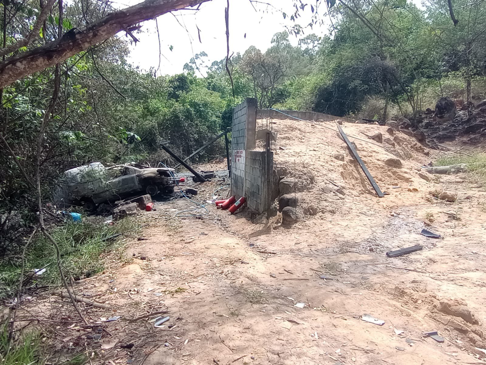 Explosão em fábrica de fogos mata homem em Santo Antônio do Monte - Foto: Divulgação/Corpo de Bombeiros