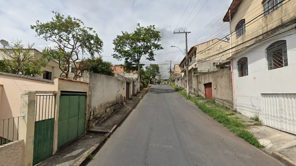 Homem coloca fogo na própria casa com mulher e filho dentro do imóvel no bairro Caiçara, em BH - Foto: Reprodução/Redes Sociais