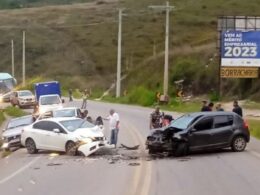 Acidente frontal deixa motoristas feridos na BR-356, em Ouro Preto - Foto: Reprodução/Redes Sociais