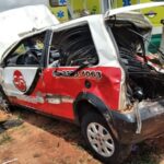 Homem morre preso às ferragens após carro cair em ribanceira na BR-050, em Uberaba - Foto: Divulgação/Corpo de Bombeiros