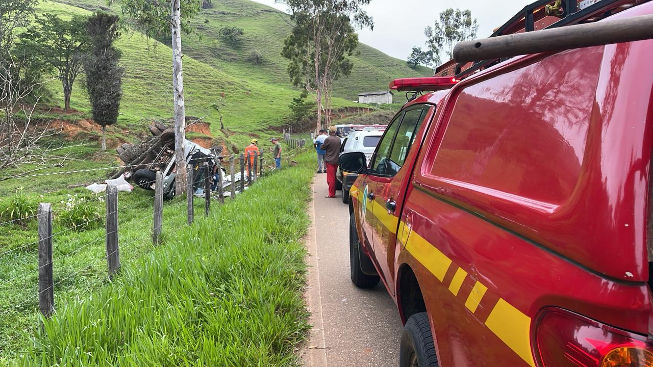 Acidente de caminhão mata motorista em São Lourenço - Foto: Divulgação/Corpo de Bombeiros