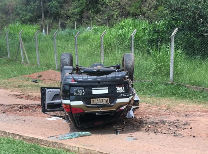 Perito da Polícia Civil morre ao capotar carro na MG-167, em Cambuquira - Foto: Divulgação/PMRv