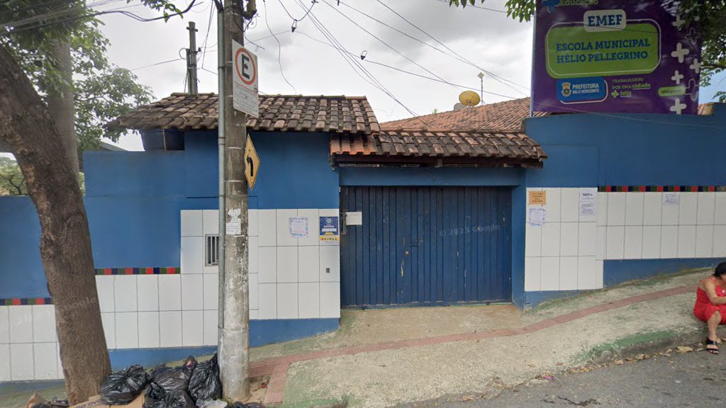 Jovem é esfaqueado após briga generalizada na porta de escola de BH - Foto: Reprodução/Google Street View