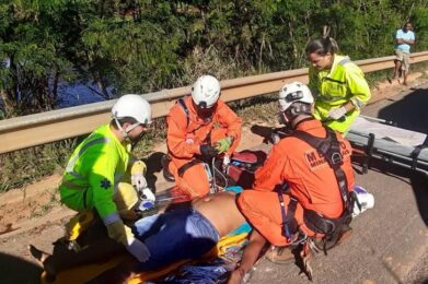 Motorista fica com cabeça presa às ferragens em acidente na BR-040 - Foto: Divulgação/Corpo de Bombeiros