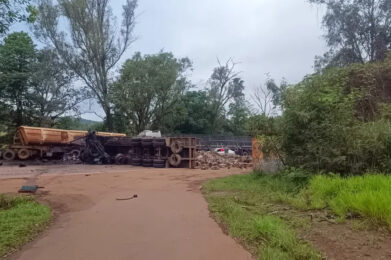 Acidente grave entre carretas e carros deixa feridos na BR-040, em Congonhas - Foto: Reprodução/Redes Sociais