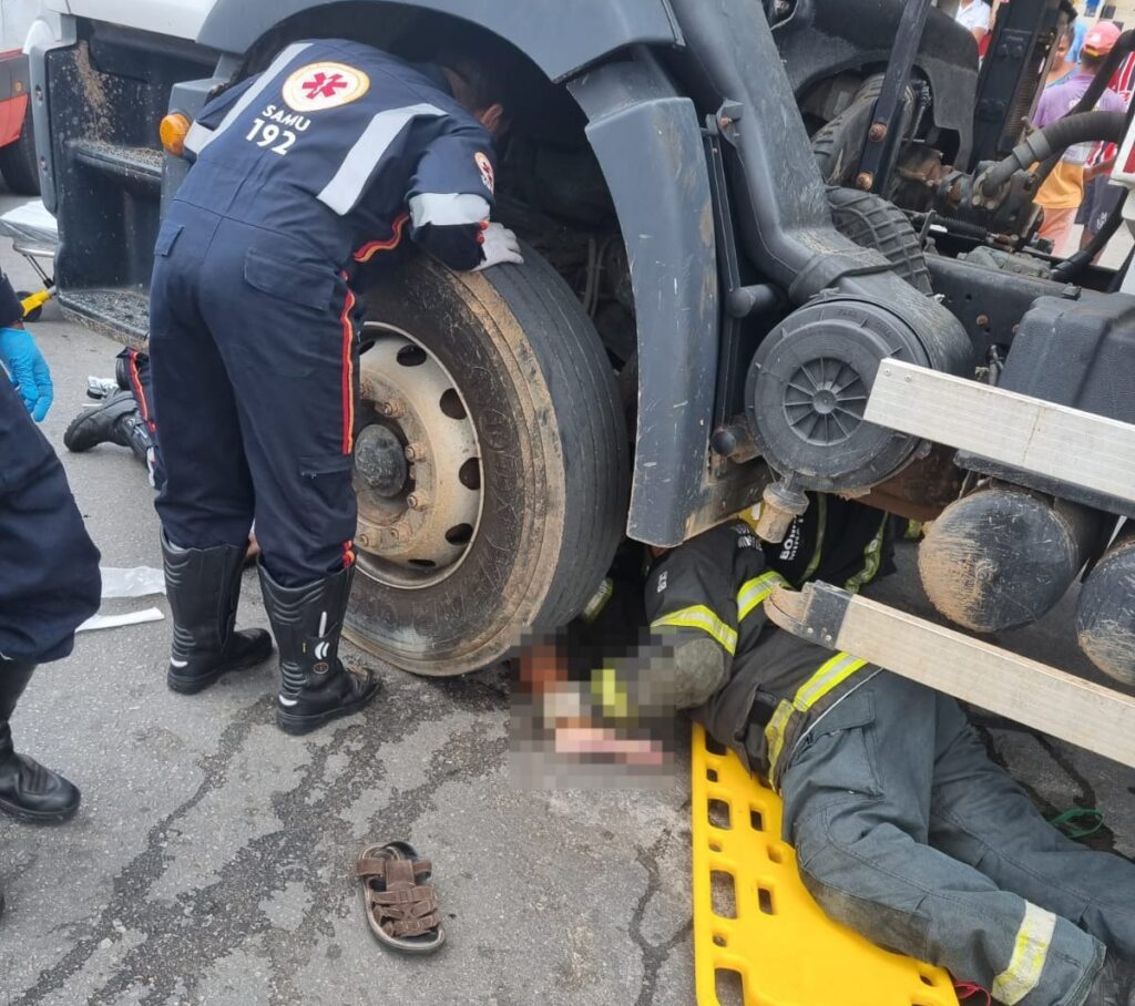 Idoso sofre fratura após ser atropelado por caminhão de lixo em Contagem - Foto: Divulgação/Corpo de Bombeiros