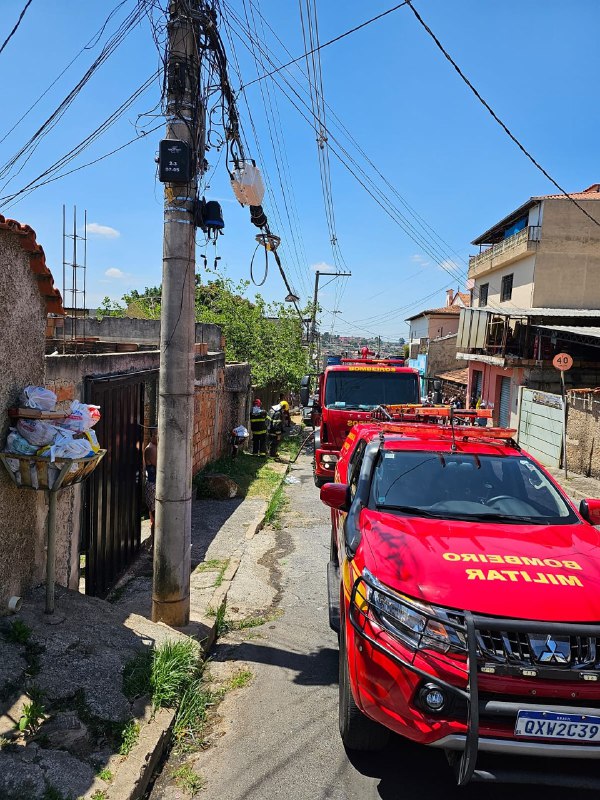 Corpo de homem carbonizado é encontrado após incêndio no bairro São Marcos, em BH - Foto: Divulgação/CBMMG