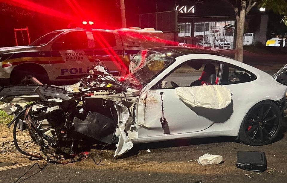 Acidente com Porsche a 250 km/h mata homem e fere outro na Avenida Barão Homem de Melo, em BH - Foto: Reprodução/Redes Sociais