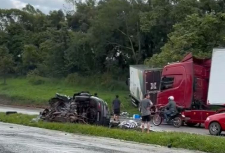 Duas pessoas morrem em grave acidente na Rodovia Fernão Dias, em Itatiaiuçu - Foto: Reprodução/Redes Sociais
