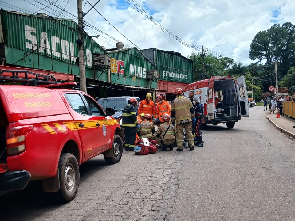 Homem morre atropelado por carro no Centro de Sabará - Foto: Divulgação/Corpo de Bombeiros