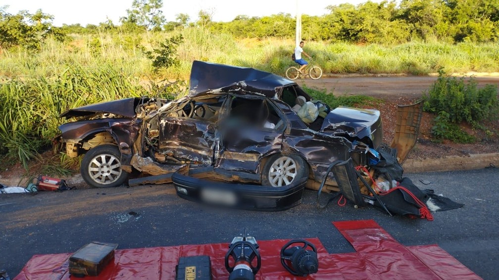 Duas morrem em acidente no Anel Rodoviário Leste de Montes Claros - Foto: Divulgação/Corpo de Bombeiros