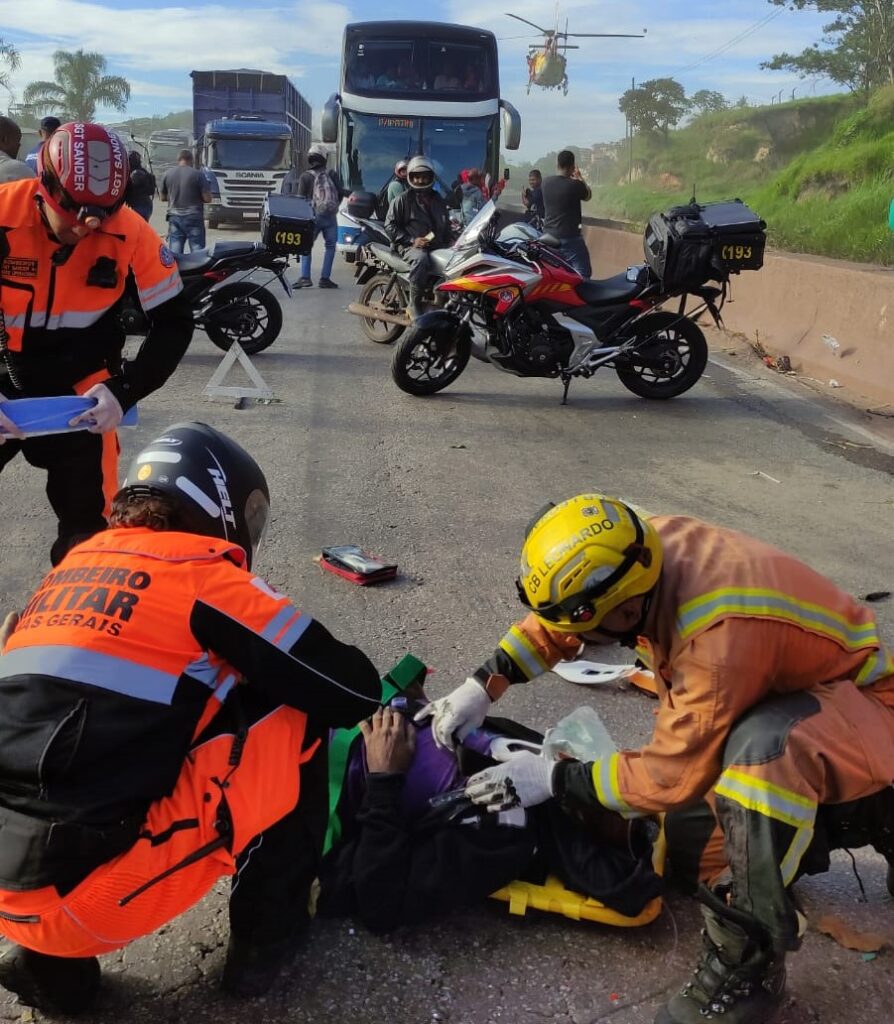 Motociclista fica gravemente ferido em acidente na BR-381, em BH - Foto: Divulgação/Corpo de Bombeiros